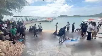 वियतनाम नाव हादसे के बाद राष्ट्रपति और प्रधानमंत्री ने भारत की राष्ट्रपति मुर्मू और पीएम मोदी को भेजे शोक संदेश वियतनाम नाव हादसे के बाद राष्ट्रपति और प्रधानमंत्री ने भारत की राष्ट्रपति मुर्मू और पीएम मोदी को भेजे शोक संदेश