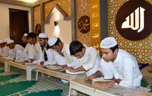 पश्चिम बंगाल: अवैध और गैर-मान्यता प्राप्त मदरसों की समीक्षा के लिए 18 सदस्यीय समिति गठित पश्चिम बंगाल: अवैध और गैर-मान्यता प्राप्त मदरसों की समीक्षा के लिए 18 सदस्यीय समिति गठित