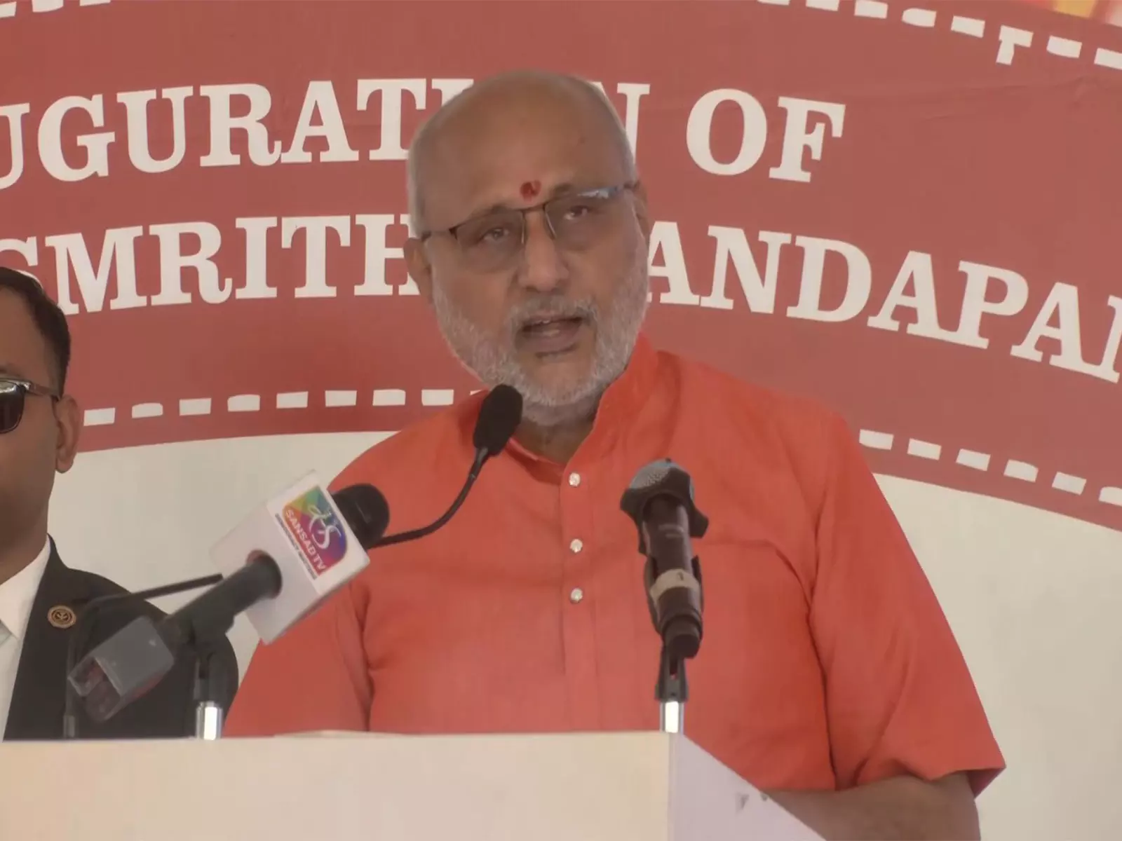 दिल्ली में VP राधाकृष्णन ने भारत केसरी मन्नथु पद्मनाभन की प्रतिमा का अनावरण किया दिल्ली में VP राधाकृष्णन ने भारत केसरी मन्नथु पद्मनाभन की प्रतिमा का अनावरण किया