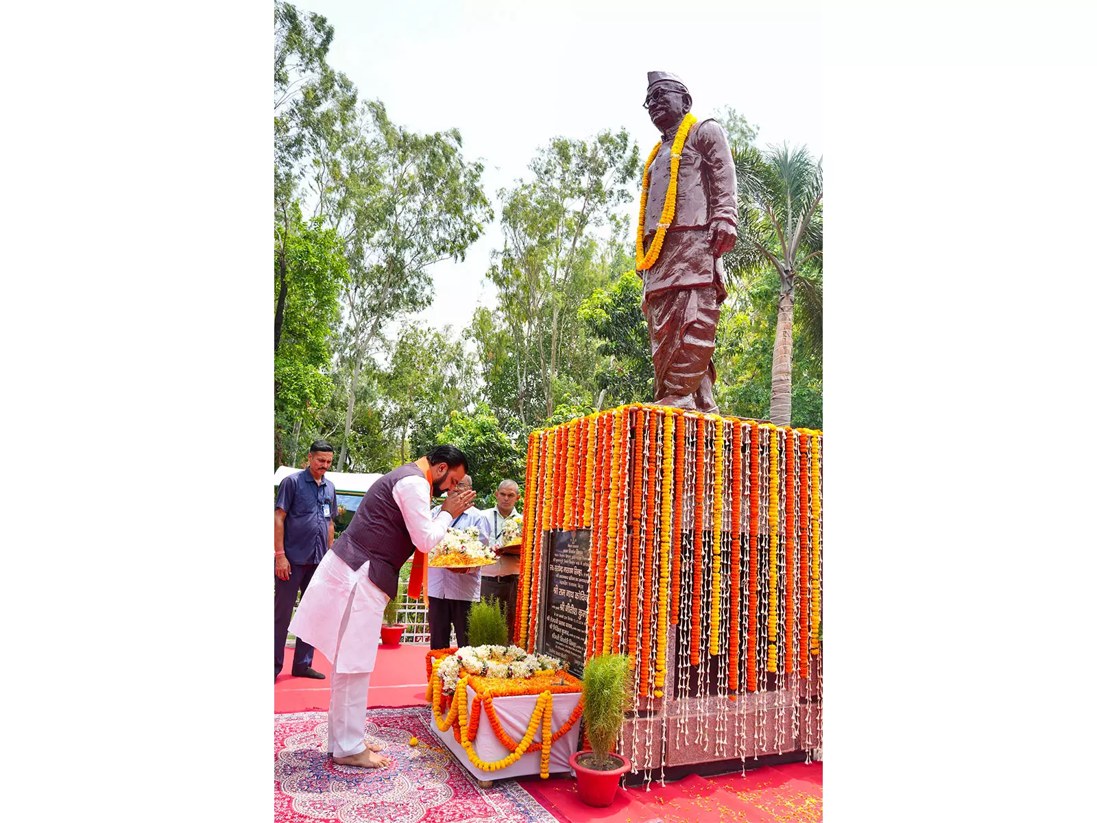 पटना: सत्येंद्र नारायण सिन्हा जयंती समारोह में शामिल हुए NDA नेता पटना: सत्येंद्र नारायण सिन्हा जयंती समारोह में शामिल हुए NDA नेता