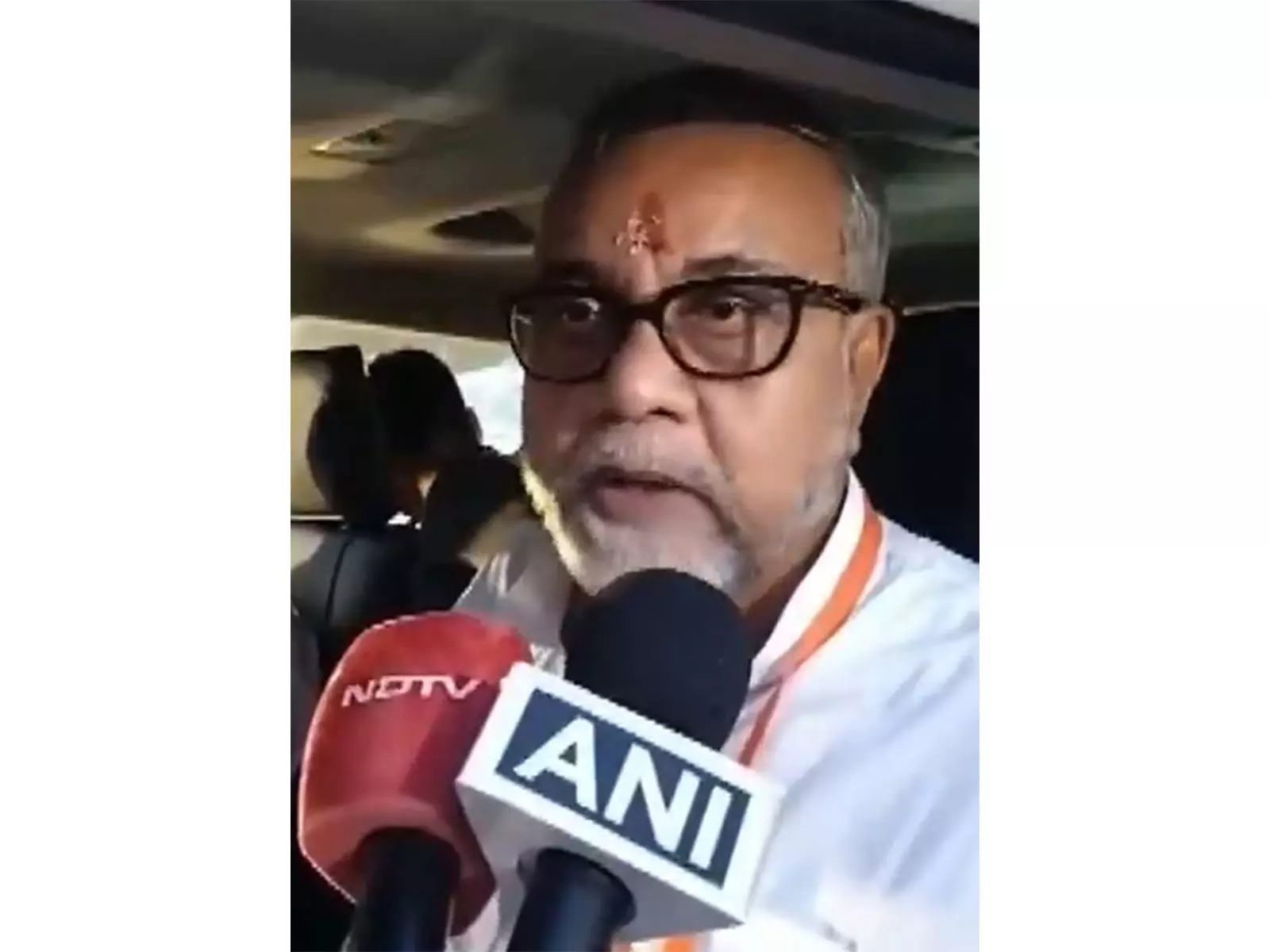 ब्रेन ड्रेन रोकने के लिए बंगाल में औद्योगीकरण को बढ़ावा देंगे: पश्चिम बंगाल के मंत्री तापस रॉय ब्रेन ड्रेन रोकने के लिए बंगाल में औद्योगीकरण को बढ़ावा देंगे: पश्चिम बंगाल के मंत्री तापस रॉय