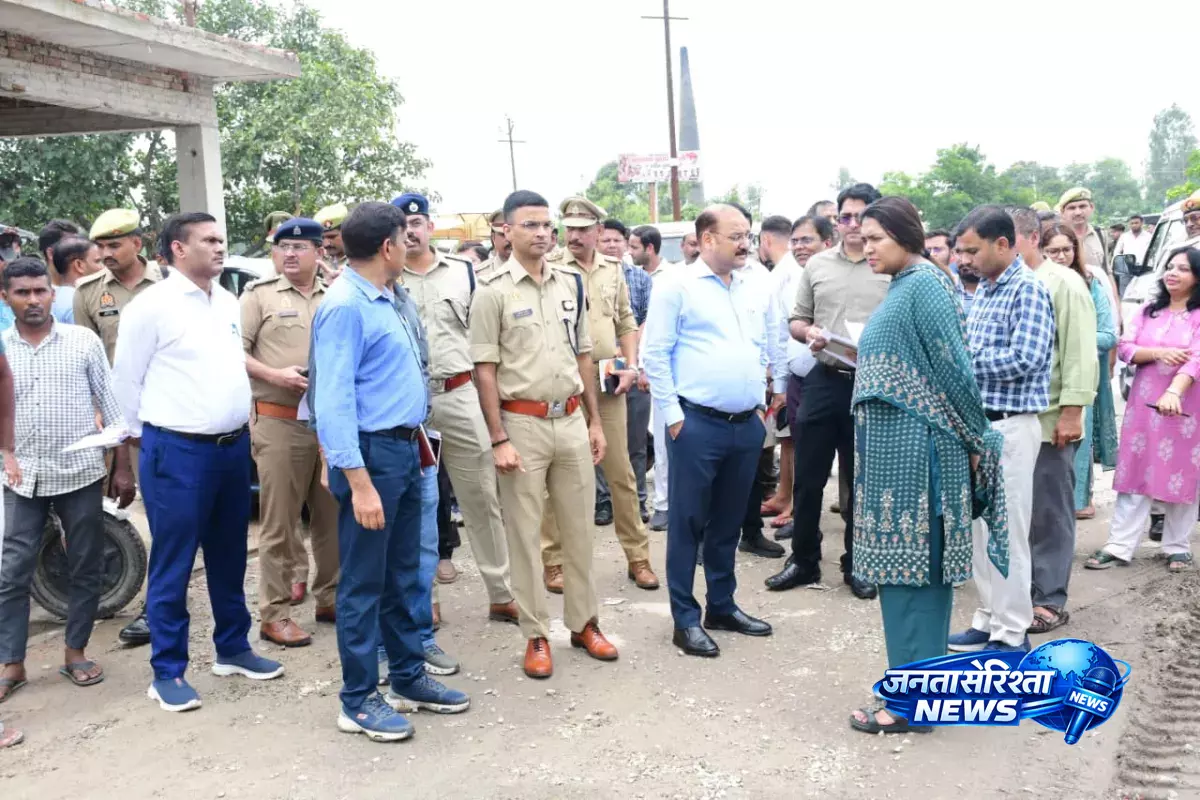 Kanwar यात्रा को लेकर अलर्ट प्रशासन, डीएम और एसएसपी ने परखी व्यवस्थाएं Kanwar यात्रा को लेकर अलर्ट प्रशासन, डीएम और एसएसपी ने परखी व्यवस्थाएं