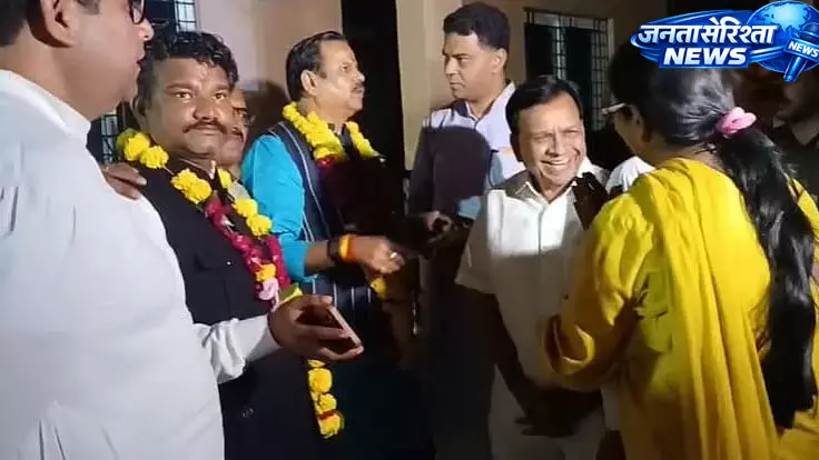 उपचुनाव से पहले दतिया पहुंचे डिप्टी CM जगदीश देवड़ा, मां पीतांबरा पीठ में की पूजा-अर्चना उपचुनाव से पहले दतिया पहुंचे डिप्टी CM जगदीश देवड़ा, मां पीतांबरा पीठ में की पूजा-अर्चना
