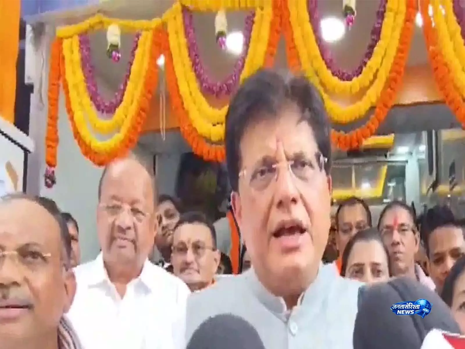 केंद्रीय मंत्री पीयूष गोयल ने मुंबई में BJP नेता गणेश खनकर के कार्यालय का किया उद्घाटन केंद्रीय मंत्री पीयूष गोयल ने मुंबई में BJP नेता गणेश खनकर के कार्यालय का किया उद्घाटन