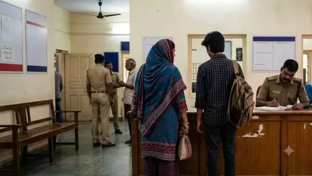 पाकिस्तानी मां-बेटे के राशन और वोटर आईडी जब्त पाकिस्तानी मां-बेटे के राशन और वोटर आईडी जब्त
