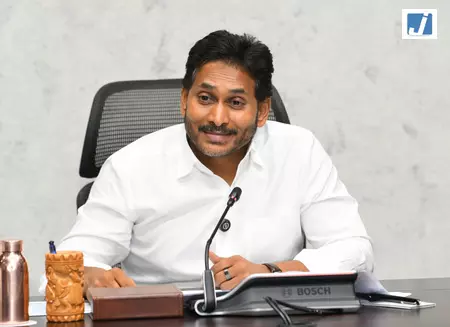 आंध्र प्रदेश: वाईएस जगन 14 जुलाई को लापता मछुआरों के परिवारों से मिलेंगे आंध्र प्रदेश: वाईएस जगन 14 जुलाई को लापता मछुआरों के परिवारों से मिलेंगे