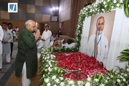 पूर्व मंत्री मोहनसिंह राठवा और विद्या भारती के महेश पाटंगे को मुख्यमंत्री भूपेंद्र पटेल ने दी श्रद्धांजलि पूर्व मंत्री मोहनसिंह राठवा और विद्या भारती के महेश पाटंगे को मुख्यमंत्री भूपेंद्र पटेल ने दी श्रद्धांजलि