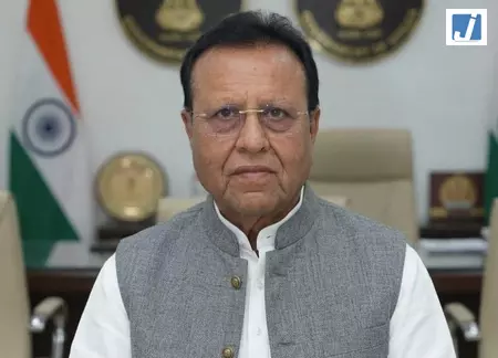गुजरात: कांग्रेस ने मांजलपुर उपचुनाव के लिए अनुभवी नेता भीखा रबारी को उम्मीदवार बनाया गुजरात: कांग्रेस ने मांजलपुर उपचुनाव के लिए अनुभवी नेता भीखा रबारी को उम्मीदवार बनाया