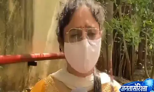 पूर्व शिवसेना UBT सांसद के परिवार में विवाद, गिरिजा राउत ने लगाए गंभीर आरोप पूर्व शिवसेना UBT सांसद के परिवार में विवाद, गिरिजा राउत ने लगाए गंभीर आरोप