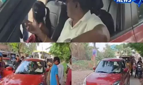 हैदराबाद में नाबालिग पोती का सड़क पर कार चलाने का वीडियो वायरल, पुलिस अधिकारी पर हुई कार्रवाई