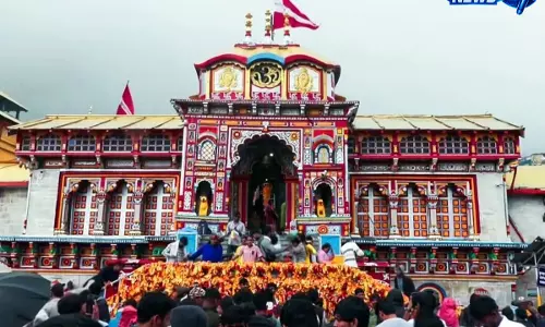 बदरीनाथ दान राशि में हेराफेरी का आरोप, निगरानी व्यवस्था पर सवाल बदरीनाथ दान राशि में हेराफेरी का आरोप, निगरानी व्यवस्था पर सवाल