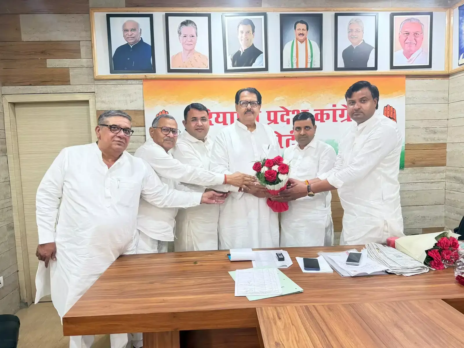 Chandigarh: हरियाणा कांग्रेस प्रभारी संजय दत्त का जिला दौरा 19 जुलाई से Chandigarh: हरियाणा कांग्रेस प्रभारी संजय दत्त का जिला दौरा 19 जुलाई से