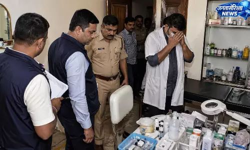 मुंबई में फर्जी डॉक्टर गिरफ्तार, CSR फंड से 10 करोड़ की ठगी का आरोप