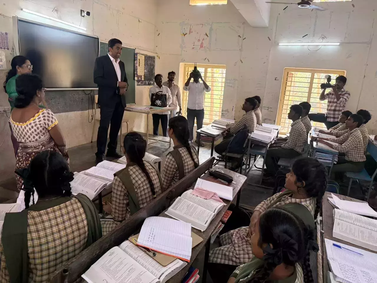 Andhra: एपी ने 100% उत्तीर्ण दर के लिए मिशन मार्च एसएससी-2027 लॉन्च किया