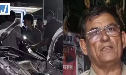 SUV के उड़े परखच्चे: 5 युवकों की मौत, अस्पताल में अफरातफरी का माहौल नजर आया SUV के उड़े परखच्चे: 5 युवकों की मौत, अस्पताल में अफरातफरी का माहौल नजर आया