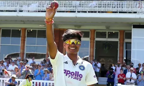 लॉर्ड्स के बोर्ड पर चमका भारतीय बेटियों का नाम, शास्त्री बोले- गर्व का पल लॉर्ड्स के बोर्ड पर चमका भारतीय बेटियों का नाम, शास्त्री बोले- गर्व का पल