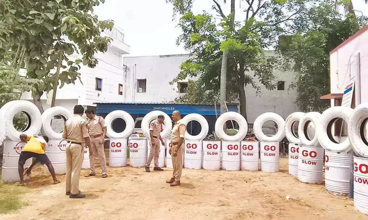 Andhra: नक्कापल्ली में सड़क सुरक्षा उपायों पर अधिक ध्यान दिया गया