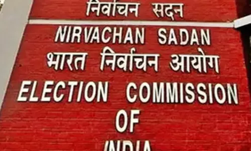 ECI की दोटूक: नए वोटर्स के लिए माता-पिता की SIR डिटेल्स मांगना कोई नई बात नहीं ECI की दोटूक: नए वोटर्स के लिए माता-पिता की SIR डिटेल्स मांगना कोई नई बात नहीं