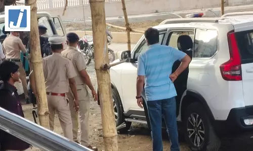 बहुचर्चित नौगई तिहरा हत्याकांड, CBI की टीम मौके पर पहुंची, जांच ने पकड़ी रफ्तार बहुचर्चित नौगई तिहरा हत्याकांड, CBI की टीम मौके पर पहुंची, जांच ने पकड़ी रफ्तार