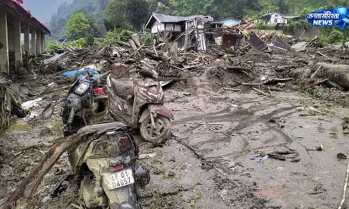 Arunachal : बाढ़ और भूस्खलन का कहर, 97 हजार से अधिक लोग प्रभावित, सात की मौत Arunachal : बाढ़ और भूस्खलन का कहर, 97 हजार से अधिक लोग प्रभावित, सात की मौत