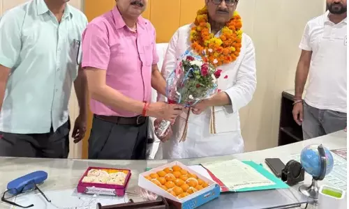 Dr. Nirwal ने संभाला जिला पंचायत प्रशासक का पद Dr. Nirwal ने संभाला जिला पंचायत प्रशासक का पद