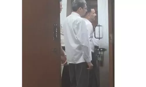 अल फलाह ट्रस्ट PMLA मामला: दिल्ली HC ने जवाद अहमद सिद्दीकी की अंतरिम ज़मानत याचिकाओं पर आदेश सुरक्षित रखा अल फलाह ट्रस्ट PMLA मामला: दिल्ली HC ने जवाद अहमद सिद्दीकी की अंतरिम ज़मानत याचिकाओं पर आदेश सुरक्षित रखा