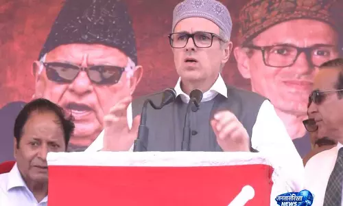 MLA पोचिंग बयान पर विवाद, BJP ने J-K CM से मांगा जवाब MLA पोचिंग बयान पर विवाद, BJP ने J-K CM से मांगा जवाब