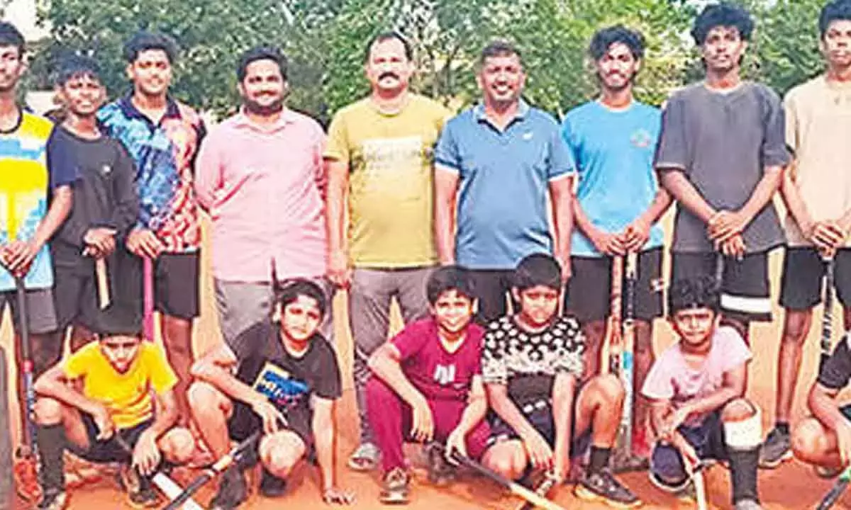 Andhra: राज्य प्रतियोगिता के लिए हॉकी टीम का चयन Andhra: राज्य प्रतियोगिता के लिए हॉकी टीम का चयन