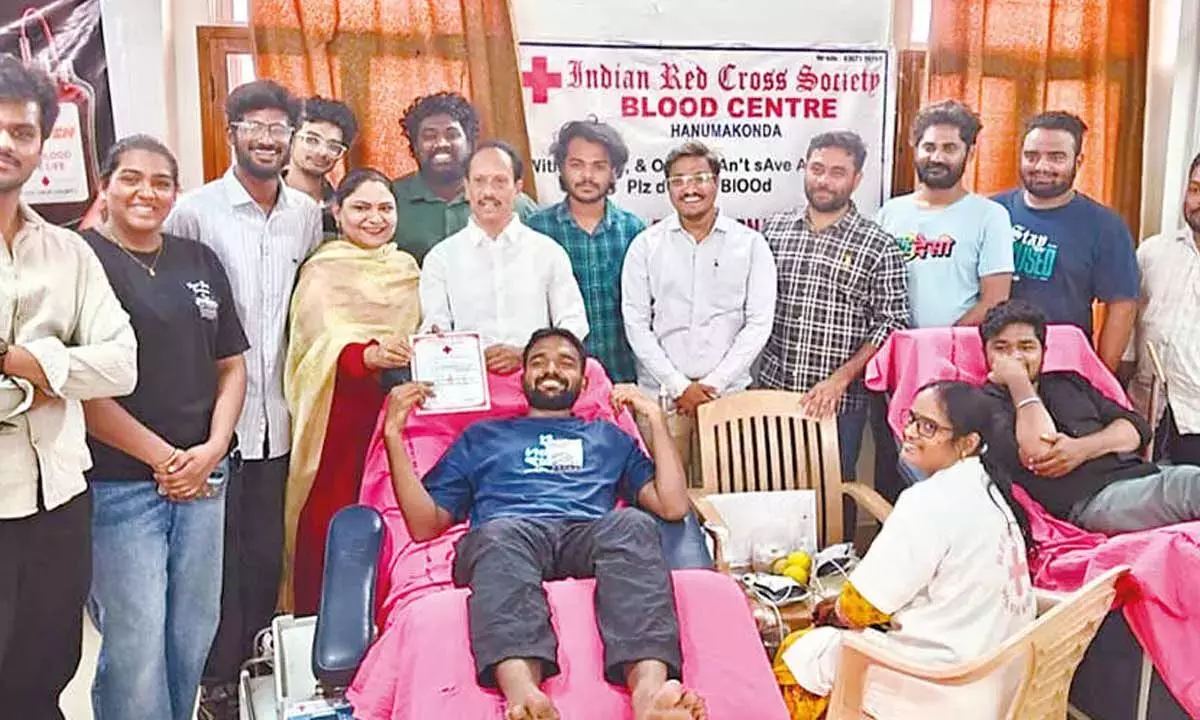 Telangana: युवाओं से रक्तदान के ज़रिए जानें बचाने की अपील की गई