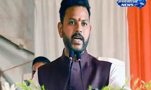 रिन्यूएबल एनर्जी पर देश के 104 एयरपोर्ट, उड्डयन मंत्री ने दी जानकारी रिन्यूएबल एनर्जी पर देश के 104 एयरपोर्ट, उड्डयन मंत्री ने दी जानकारी