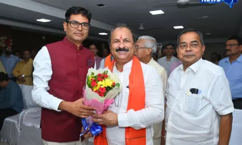 रायपुर विकास प्राधिकरण के नए उपाध्यक्ष डॉ. जय प्रकाश शर्मा ने संभाला पदभार रायपुर विकास प्राधिकरण के नए उपाध्यक्ष डॉ. जय प्रकाश शर्मा ने संभाला पदभार