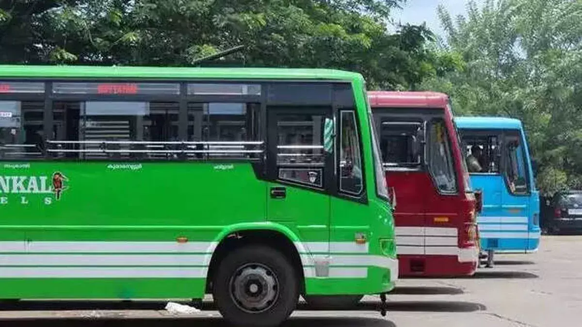 सरकार ने दखल दिया; प्राइवेट बस ऑपरेटरों के लिए कमाई के नए मौके खुले