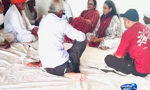 Congress प्रदेश सचिव विभा माथुर पहुंचीं शोक संतप्त परिवारों के बीच, दी सांत्वना और संवेदनाएं