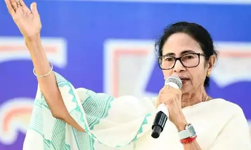 ममता बोलीं- बागियों को और मौका क्यों