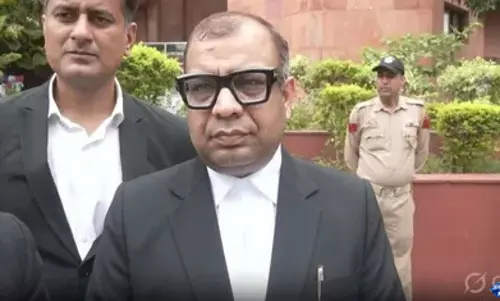 Omar Abdullah पर मानहानि का शिकंजा, भाजपा ने मांगी सार्वजनिक माफी Omar Abdullah पर मानहानि का शिकंजा, भाजपा ने मांगी सार्वजनिक माफी