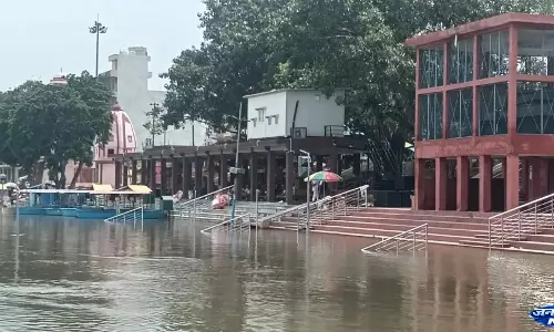 Muzaffarnagar, में बाढ़ का खतरा बढ़ा, शुकतीर्थ में गंगा उफान पर Muzaffarnagar, में बाढ़ का खतरा बढ़ा, शुकतीर्थ में गंगा उफान पर