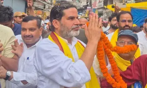 रणनीतिकार से नेता बनने की राह पर PK रणनीतिकार से नेता बनने की राह पर PK