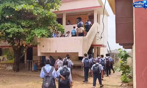 स्वामी आत्मानंद स्कूल में छात्राओं के बेहोश होने से हड़कंप, 10 से 15 छात्राएं हुईं प्रभावित