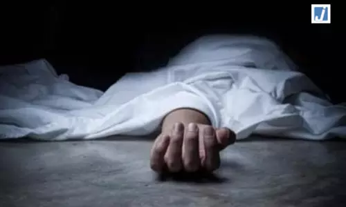 महात्मा गांधी अस्पताल में महिला की मौत पर बवाल, जीनगर समाज ने कलेक्ट्रेट पर किया प्रदर्शन महात्मा गांधी अस्पताल में महिला की मौत पर बवाल, जीनगर समाज ने कलेक्ट्रेट पर किया प्रदर्शन