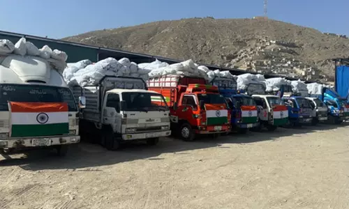 पाकिस्तान से लौट रहे अफगान शरणार्थियों के पुनर्वास के ल‍िए सौंपे फैमिली टेंट
