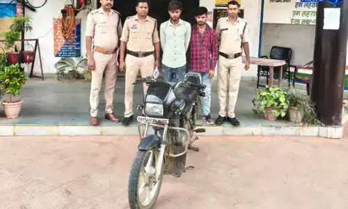 बाइक चोरी मामले में पुलिस की त्वरित कार्रवाई, दो युवक गिरफ्तार बाइक चोरी मामले में पुलिस की त्वरित कार्रवाई, दो युवक गिरफ्तार