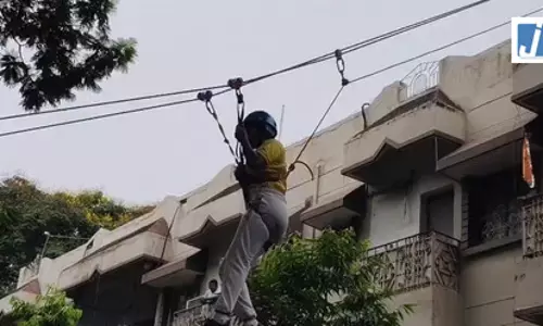 सिविल डिफेंस की एयर रेड और ब्लैकआउट मॉक ड्रिल, आपदा प्रबंधन तैयारियों का हुआ अभ्यास सिविल डिफेंस की एयर रेड और ब्लैकआउट मॉक ड्रिल, आपदा प्रबंधन तैयारियों का हुआ अभ्यास