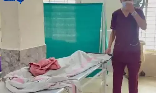 ट्रैक्टर पर खेल रहे दो भाइयों में हादसा, ढाई साल के मासूम की पहिए के नीचे आने से मौत ट्रैक्टर पर खेल रहे दो भाइयों में हादसा, ढाई साल के मासूम की पहिए के नीचे आने से मौत