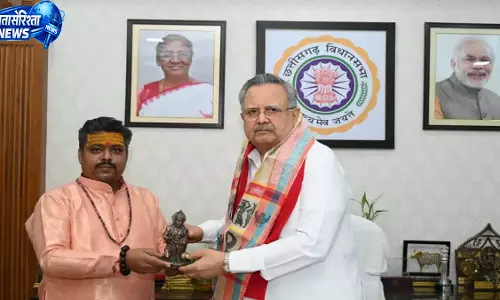 विधानसभा अध्यक्ष डॉ. रमन सिंह से डॉ. प्रेमासाई महाराज की सौजन्य भेंट विधानसभा अध्यक्ष डॉ. रमन सिंह से डॉ. प्रेमासाई महाराज की सौजन्य भेंट