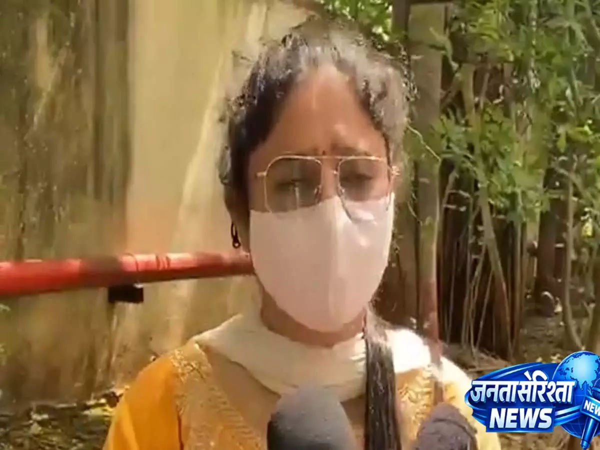 पूर्व शिवसेना UBT सांसद के परिवार में विवाद, गिरिजा राउत ने लगाए गंभीर आरोप पूर्व शिवसेना UBT सांसद के परिवार में विवाद, गिरिजा राउत ने लगाए गंभीर आरोप