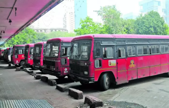 Mumbai: पंढरपुर वारी के लिए एसटी का बड़ा प्लान, 5,500 विशेष बसों की व्यवस्था Mumbai: पंढरपुर वारी के लिए एसटी का बड़ा प्लान, 5,500 विशेष बसों की व्यवस्था