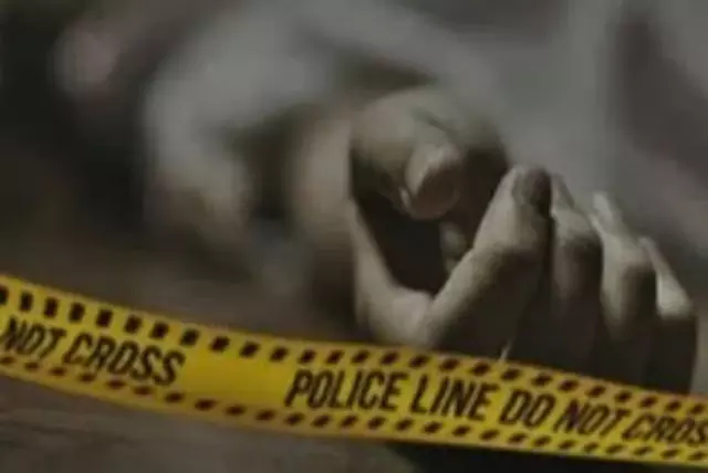 Trichy में प्रेमी जोड़े ने ट्रेन के आगे कूदकर दी जान Trichy में प्रेमी जोड़े ने ट्रेन के आगे कूदकर दी जान