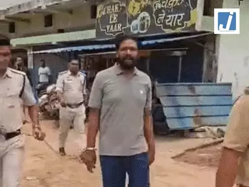 मासूम को भारत विरोधी नारे सिखाने का मामला, पुलिस के एक्शन के बाद पत्नी पलटी मासूम को भारत विरोधी नारे सिखाने का मामला, पुलिस के एक्शन के बाद पत्नी पलटी