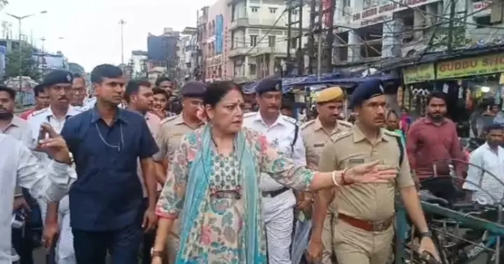 West Burdwan: आसनसोल में हॉकर्स का पुनर्वास, जाम से मिलेगी राहत : अग्निमित्रा पाल West Burdwan: आसनसोल में हॉकर्स का पुनर्वास, जाम से मिलेगी राहत : अग्निमित्रा पाल