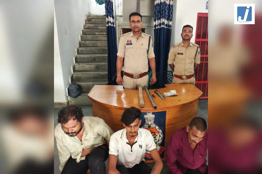 न्यायधानी में अपराधियों के हौसले बुलंद, रतनपुर के ढाबे में चाकू की नोक पर लूट न्यायधानी में अपराधियों के हौसले बुलंद, रतनपुर के ढाबे में चाकू की नोक पर लूट